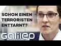 "Was passiert, wenn man 'BOMBE' ruft?" 10 Fragen an die Flughafen-Security | Galileo | ProSieben