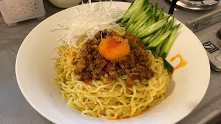 【炸醤麺】自分を何と信じていいか分からない一般男性が優勝する動画です。