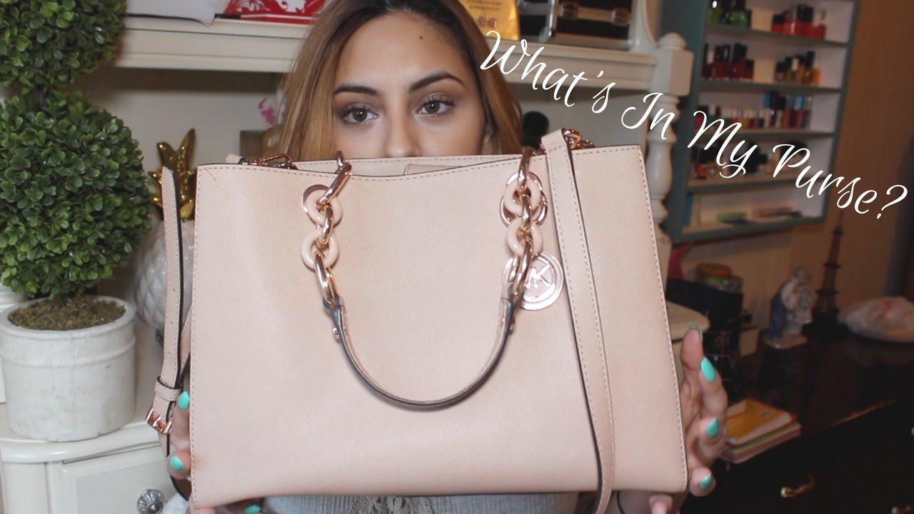 What's In My Purse? 2017 ❤ | Jennifer Lima