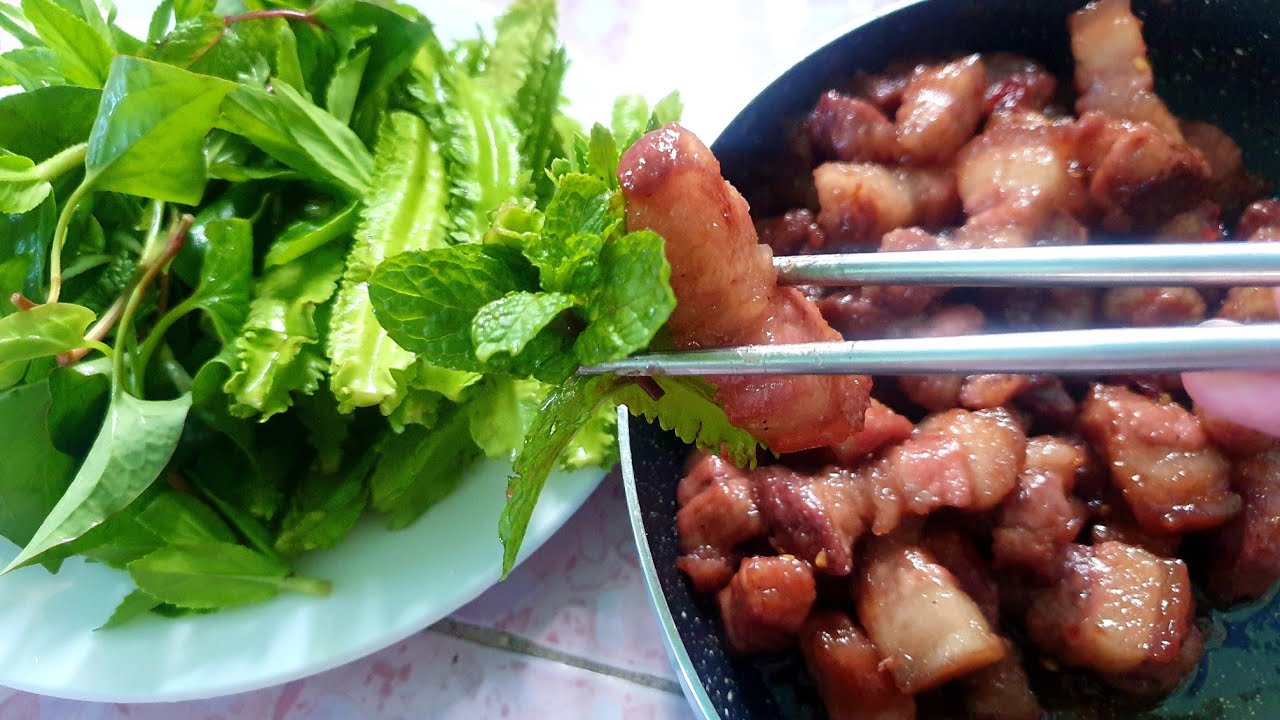 Thịt Ba Chỉ (Ba rọi) Xào Mắm Tôm Ngon Hết Nồi Cơm |Chị em bếp - YouTube