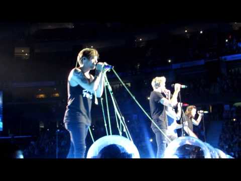 Louis Tomlinson - Getting attacked by silly string - Ottawa 2015