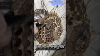 Scraping Off Stubborn Dirt from a Bicycle Sprocket #worker #process #bike #cleaning #asmr