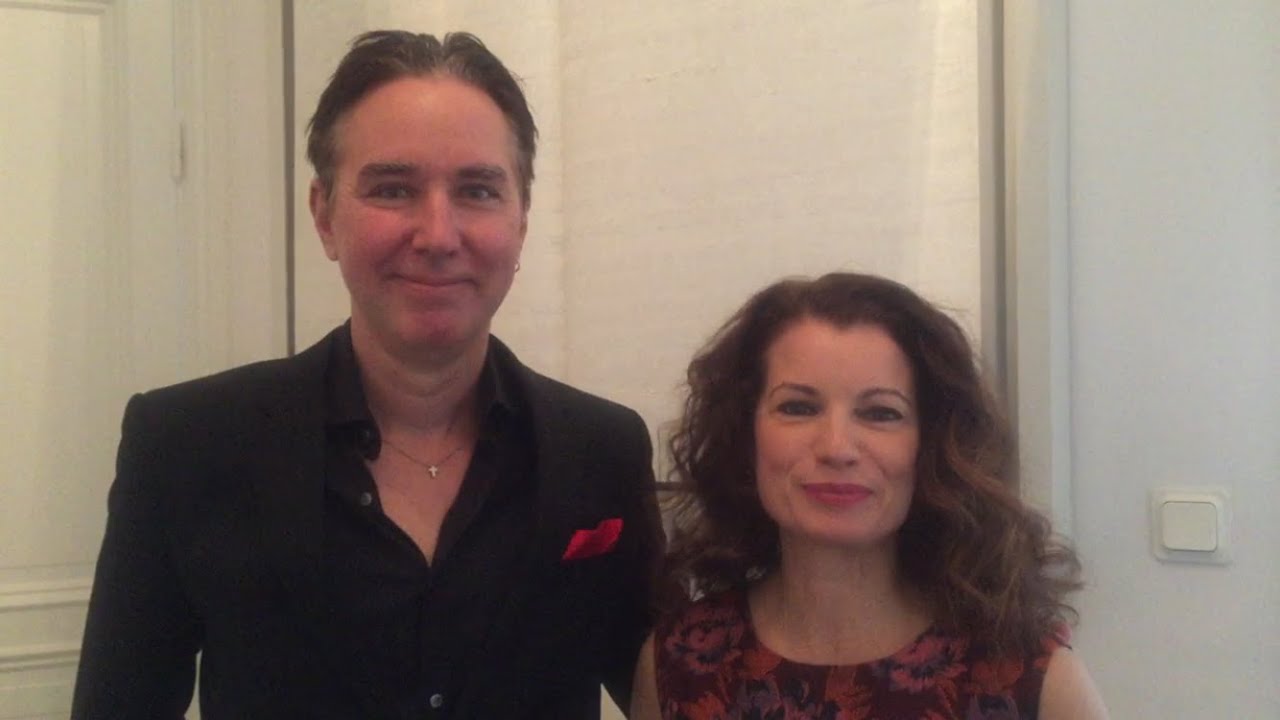 Albert Bonniers Förlag hälsar på Lars Kepler