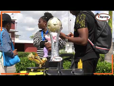 MKE WA MVP FISTON MAYELE ATUA NA TUZO NNE ZA PREDATOR MENEJA WALTER HARSON ATAMBA YANGA BINGWA 