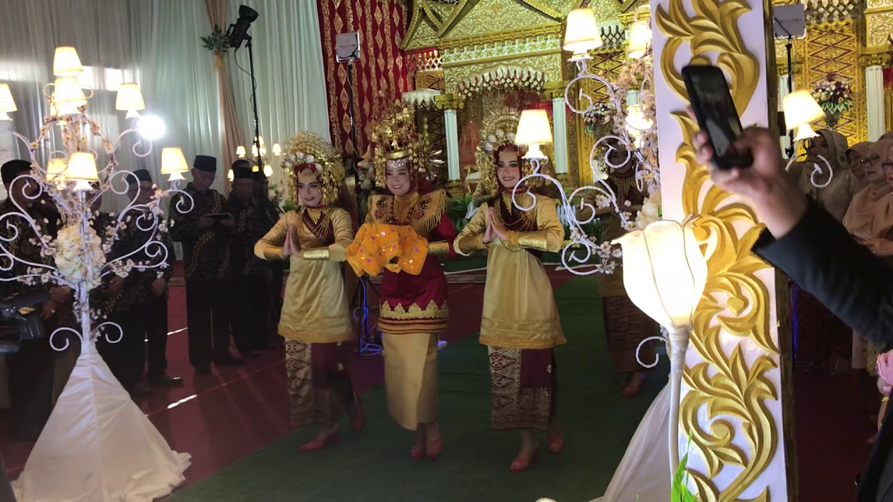 Tari Galombang Sanggar Lindang Urek