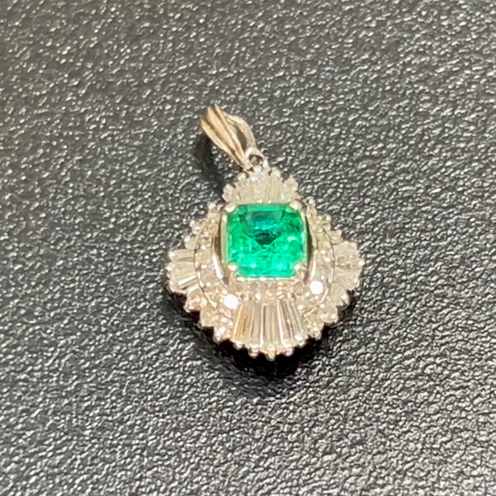 プラチナ pt900 天然エメラルド0.47ct 天然ダイヤモンド0.40ct