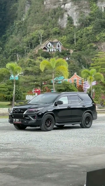 cewek cantik nyetir fortuner #viral #subscribe #cewek #drivercantik #fortuner #shorts