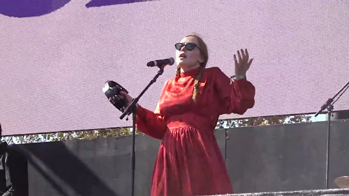 Julia Jacklin | I Was Neon | live This Ain't No Pi...