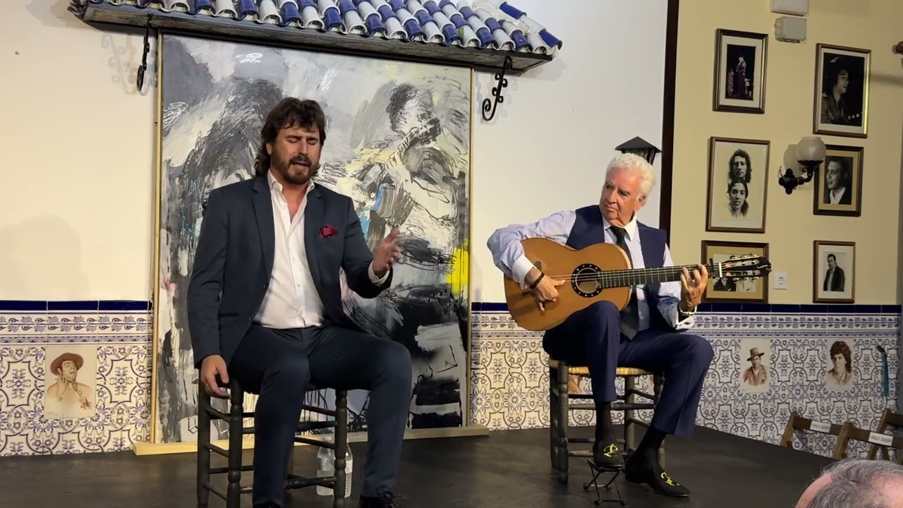 Entrega de Guitarra Homenaje a Paco Cortés en Peña Torres Macarena 