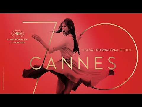 Video: Stilistai komentuodami Kanų kino festivalio sukneles
