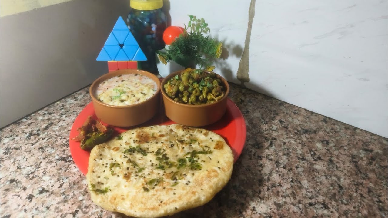 green matar ke Chhole aur kulche and Gajar ka raita#tasty and # healthy thali😋🙏🏻👍🏻👌🏻