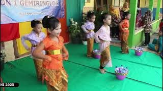 TARI KREASI MBOK JAMU OLEH SISWA KELAS 1 SD NEGERI 1 GEMIRINGLOR