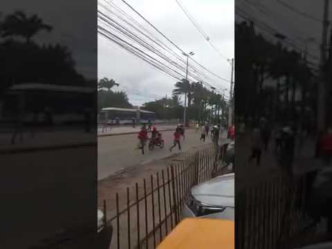 Vídeo mostra briga de torcidas antes de Sport e Santa Cruz