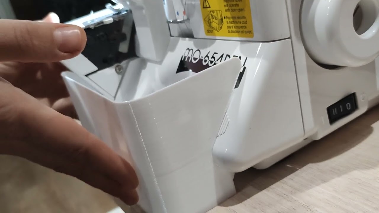 Лоток для оверлока  Juki 654, Juki 644, Juki770, Juki 670, Juki 55  фиксаторами.