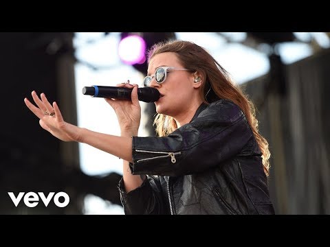 Taylor Swift \u0026 Tove Lo - Talking Body (Live on The 1989 World Tour)