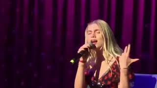 ALEYNA TİLKİ'DEN CANLI MÜZİK PERFORMANSI #ALEYNATİLKİ #MÜZİK