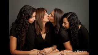 🔥💋 Four women, four generations, one unforgettable kiss 😘✨Four Beautiful Share a Sweet & Cute Kiss 😘