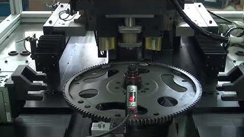 Automatic vertical balancing machine