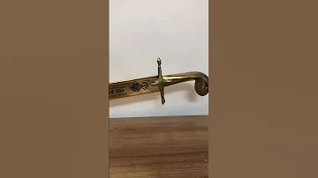 سيف ذهبي تراثي 