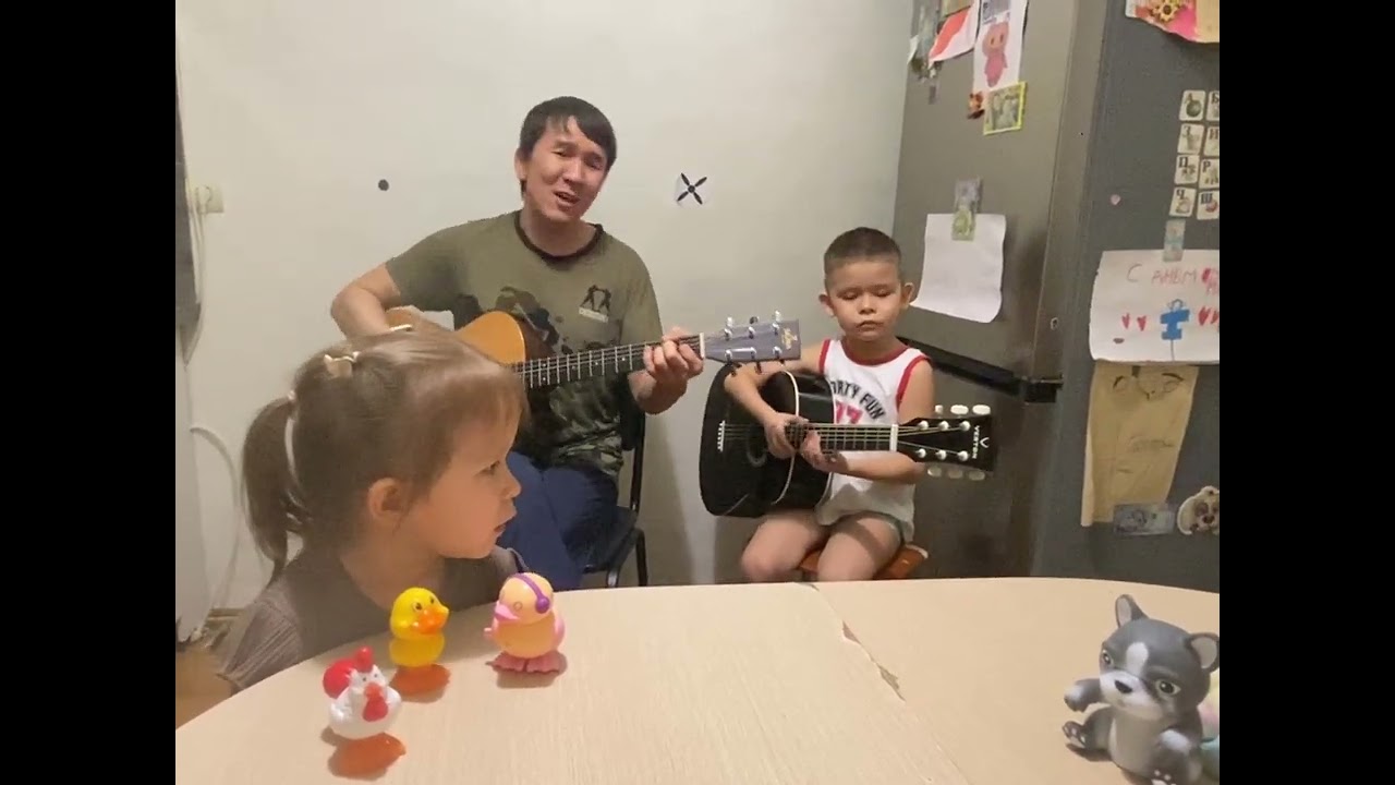 «Цветочки» муз.сл.А.Казиев. Бэк вокал, гитара.Рустам Казиев Амаль Казиева😀