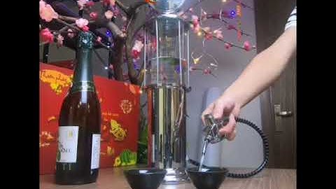 Cây xăng rót rượu