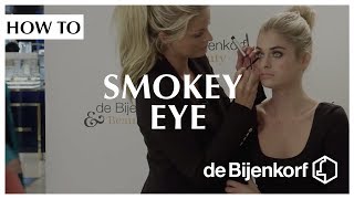 How to: Smokey Eye - Bobbi Brown Beauty Tutorial - de Bijenkorf screenshot 4