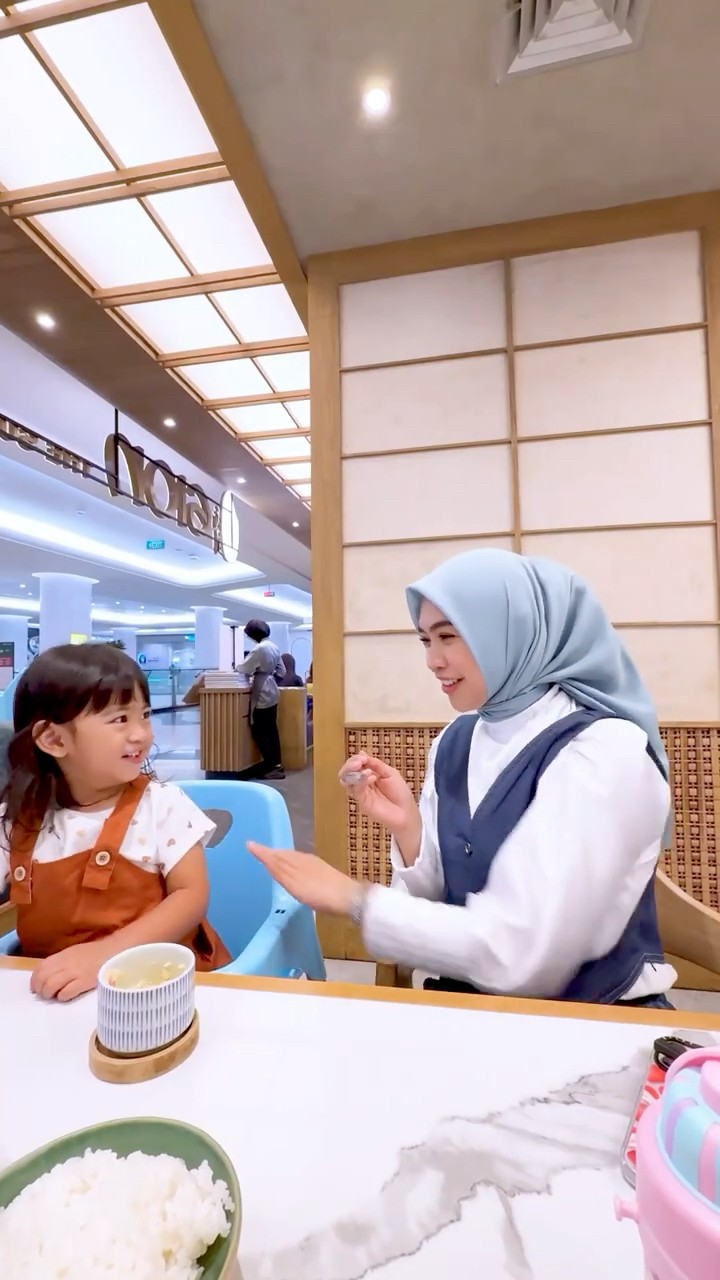 BIKIN NGAKAK !! Debat antara Anak dan Ibu.. #riaricis