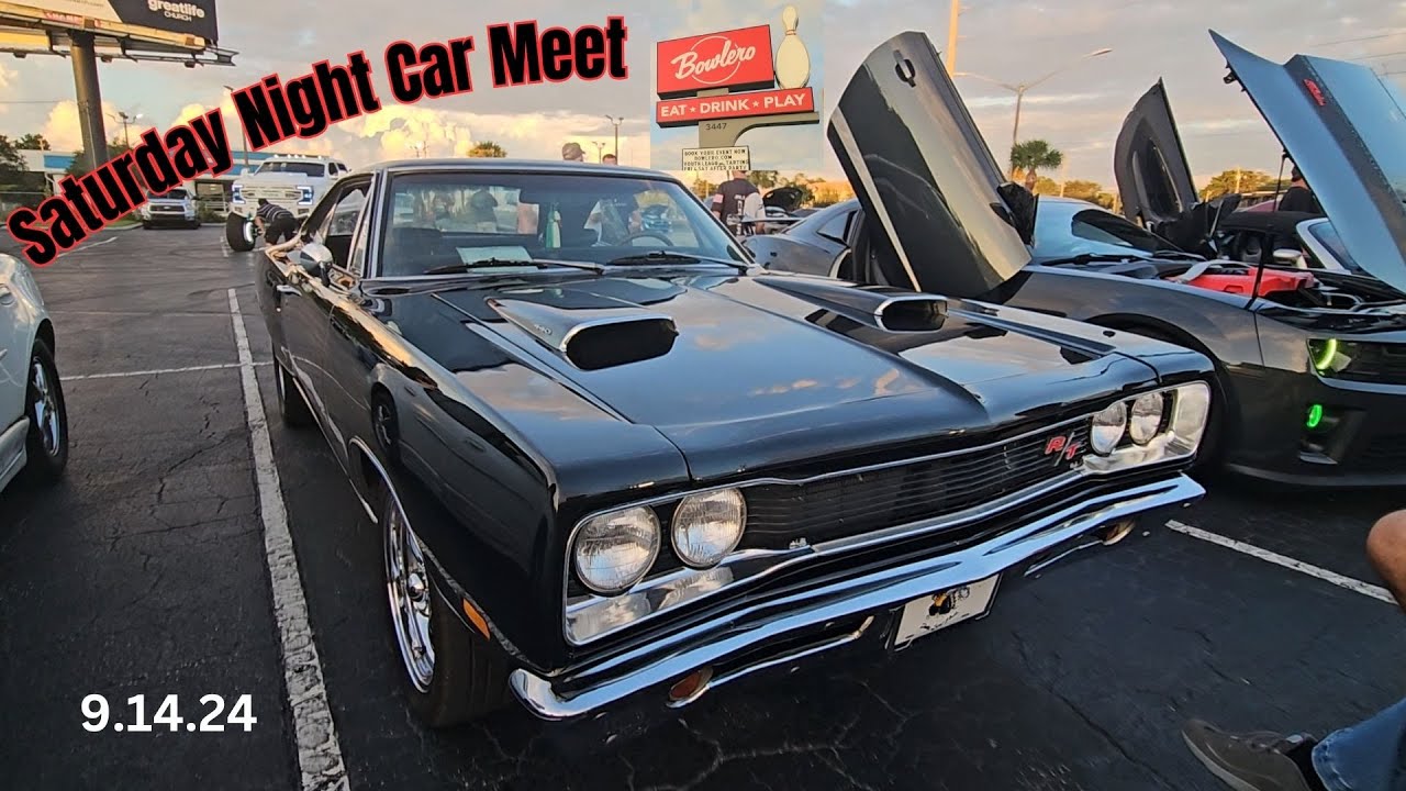 Saturday Night Car Meet at the Bolero Bowling Alley 10 14 24 - YouTube