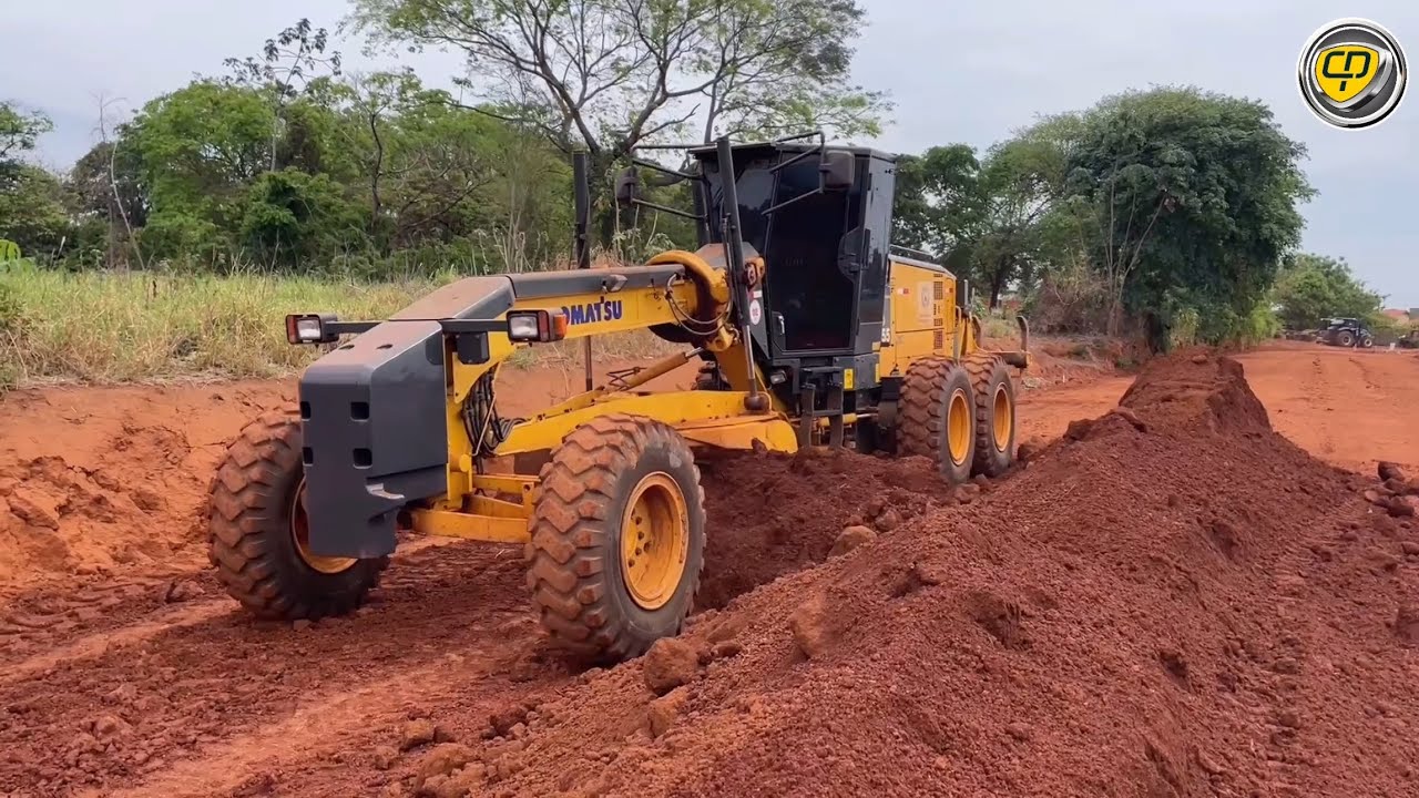 ABRINDO MATERIAL NA CABEÇA DE RUA/Motoniveladora/Patrol/Patrola/Road Grader/Motor Grader/Niveleuse.