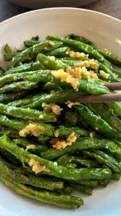 Stir-Fried Garlic Green Beans (3 Ingredients ONLY!)