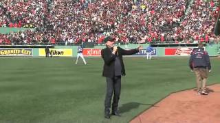 2013/04/20 Diamond sings 'Sweet Caroline'