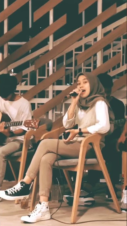 Ojo Nanges || cewek cantik nyanyi di cafe Story WA #shorts #cover #viral #status #ojonangis