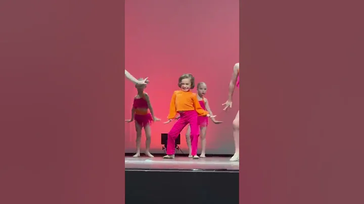 Have you ever seen a dancing starburst? 🕺🏻🌟 #bossbabybrody #dance #brody