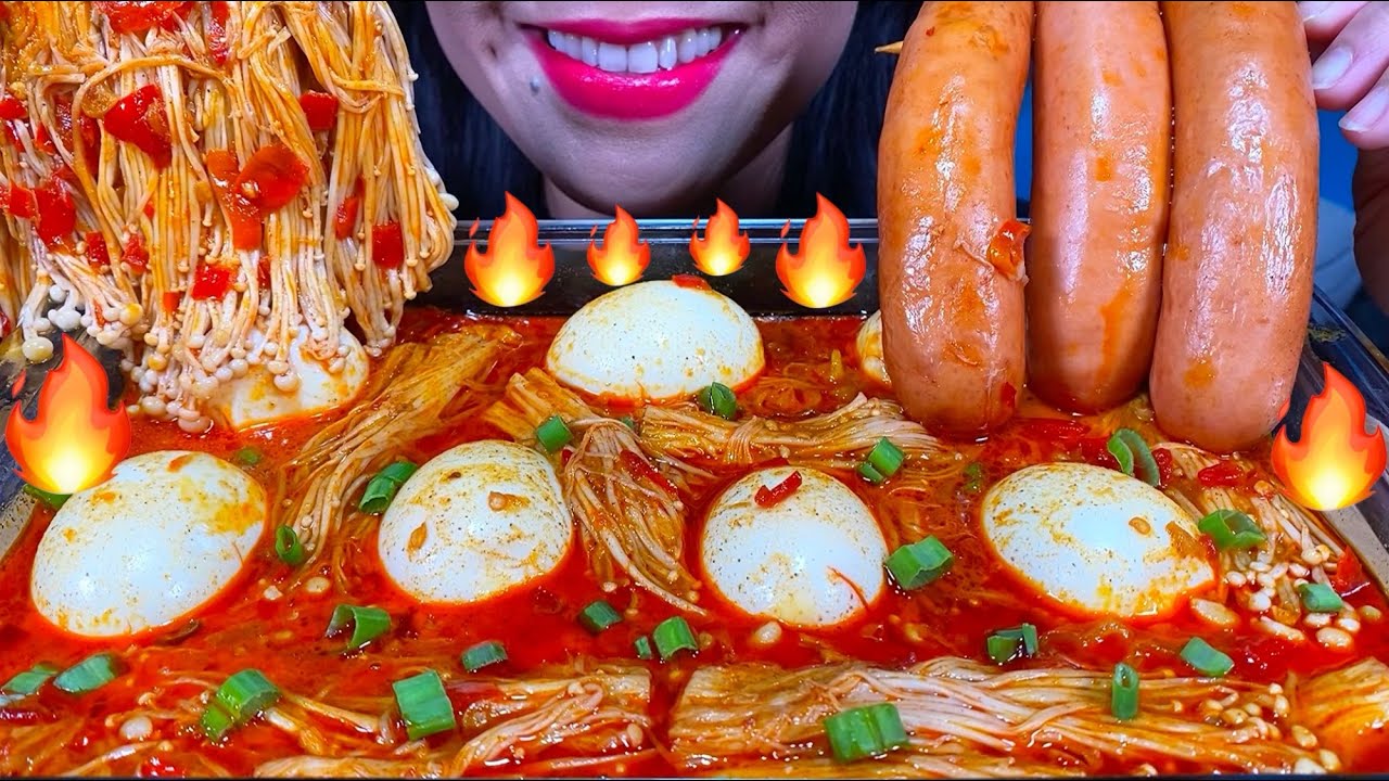 MAKAN MIE TELUR KUAH CABE ENOKI *SPICY NOODLES EGGS SAUSAGES MASSIVE Eating Sounds