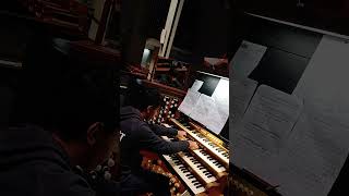 Download Lagu This organ roars like a jet engine! MP3