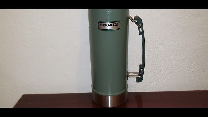 Stanley Classic Vacuum Bottle 1.9L Hammertone Green