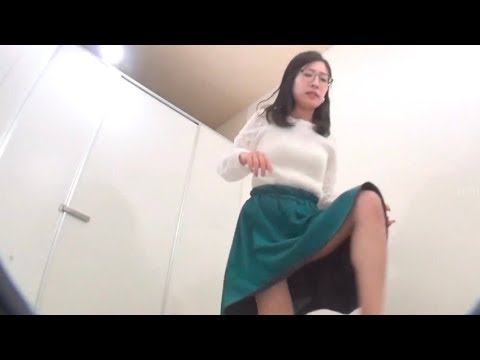 Pooping Girl in the toilet | pee 😇