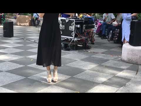 屯门公园表演  旺角菜街艺人singing  2018  5  3  雯雯  金包银