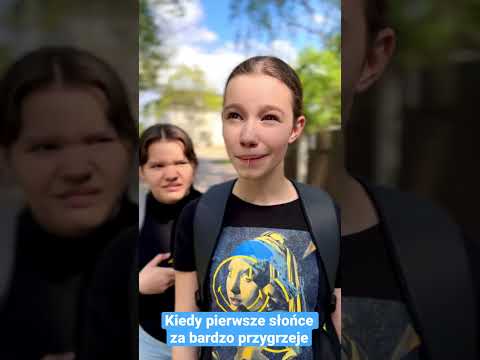 Wideo: 3 sposoby na ubieranie się jak kujonka