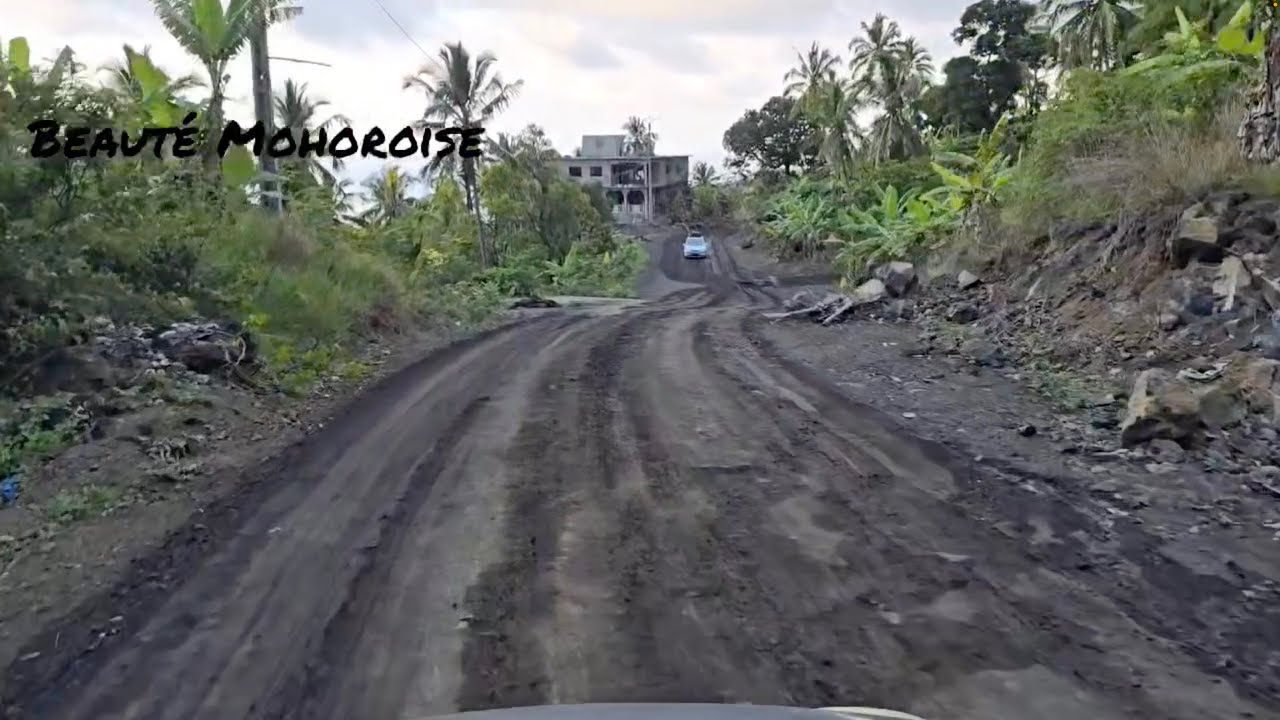 Travaux de la route Nationale Mohoro vers Foumbouni