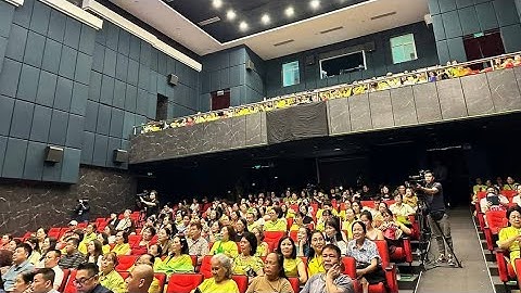 Yêu thương khán giả dành cho Hồ Văn Cường tối 10.5.2025 tại nhà hát Hà Nội