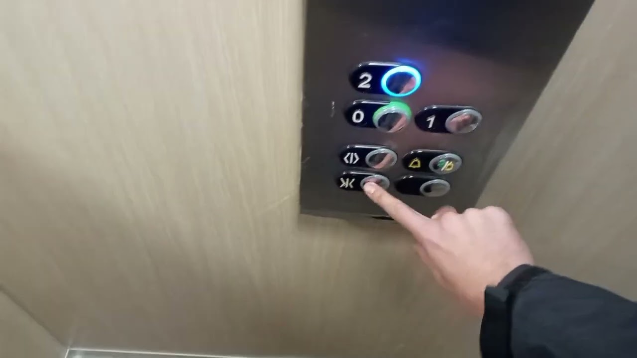 Magnifique ascenseur sodimas v motion de 2017 installé par ilex Marseille France