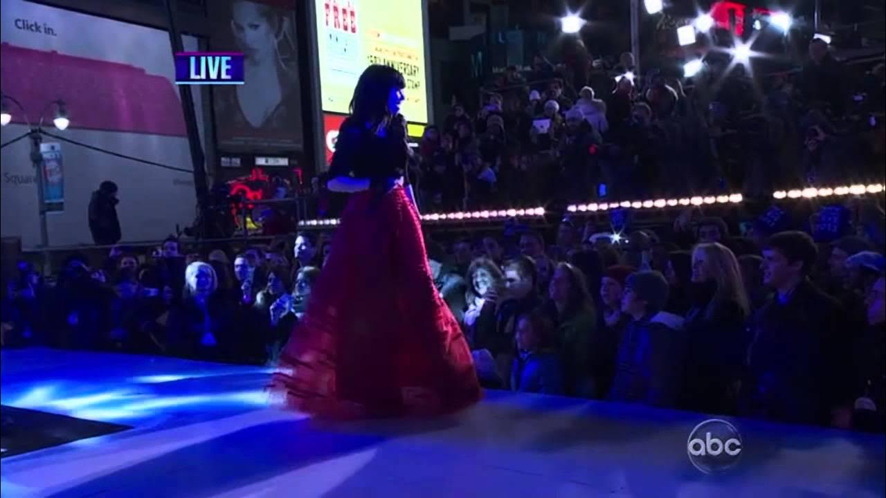 Carly Rae Jepsen "Call Me Maybe" & "This Kiss" Live From Time Square - New Year's 2013 Carly Rae Jepsen "Call Me Maybe" & "This Kiss" Live From Time Square - New Year's 2013