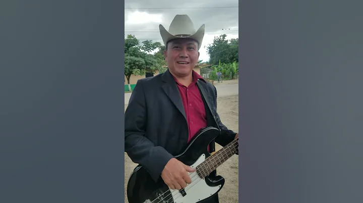 saludos amigos aqui andamos trabajando feliz navid...