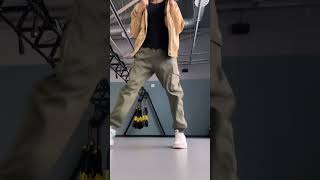 Gold - Tiger - Funny comedy - Shuffle dance #shuffle #shuffledance Resimi