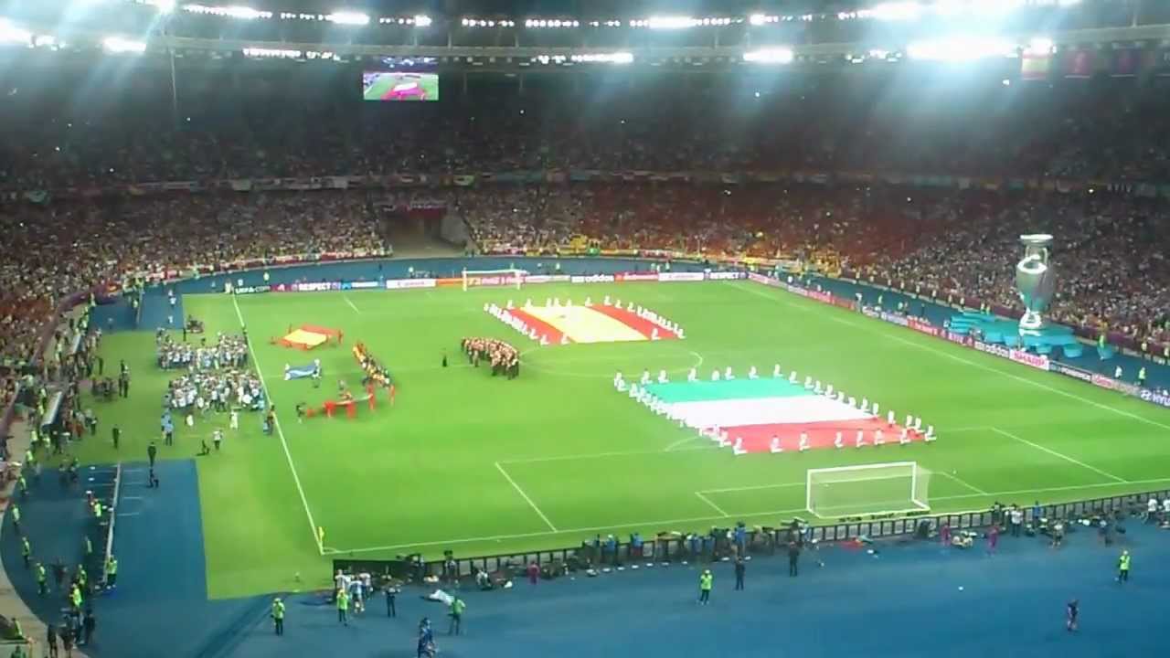 Euro 2012 final: the italian national anthem - YouTube