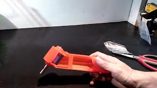 安い研磨器でのドリル刃の研磨　Sharpening a drill bit with a cheap sharpener