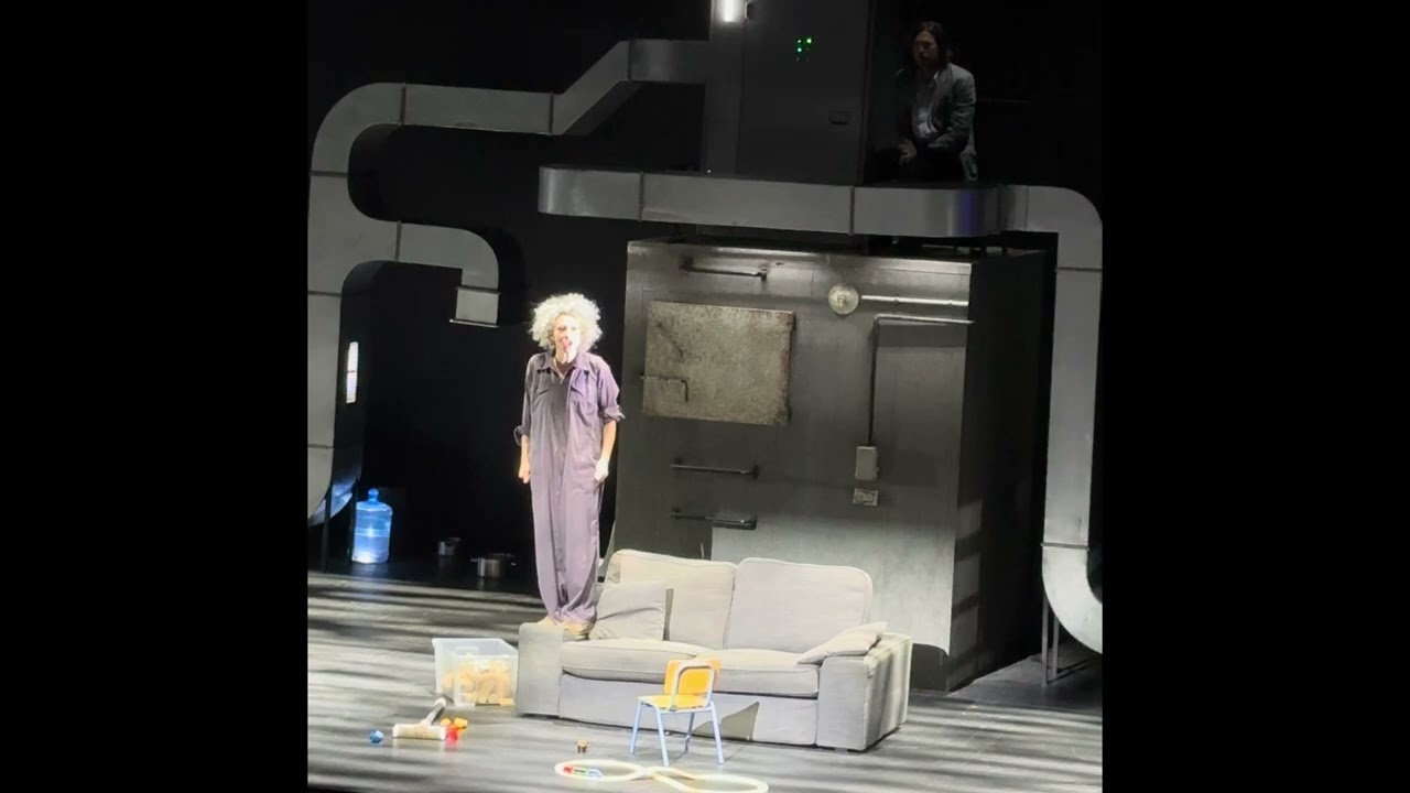 «Не тот свет» - Раппопорт Ксения в постановке Авдотьи Смирновой ,Израиль Гешер 26/12/26 (отрывки)