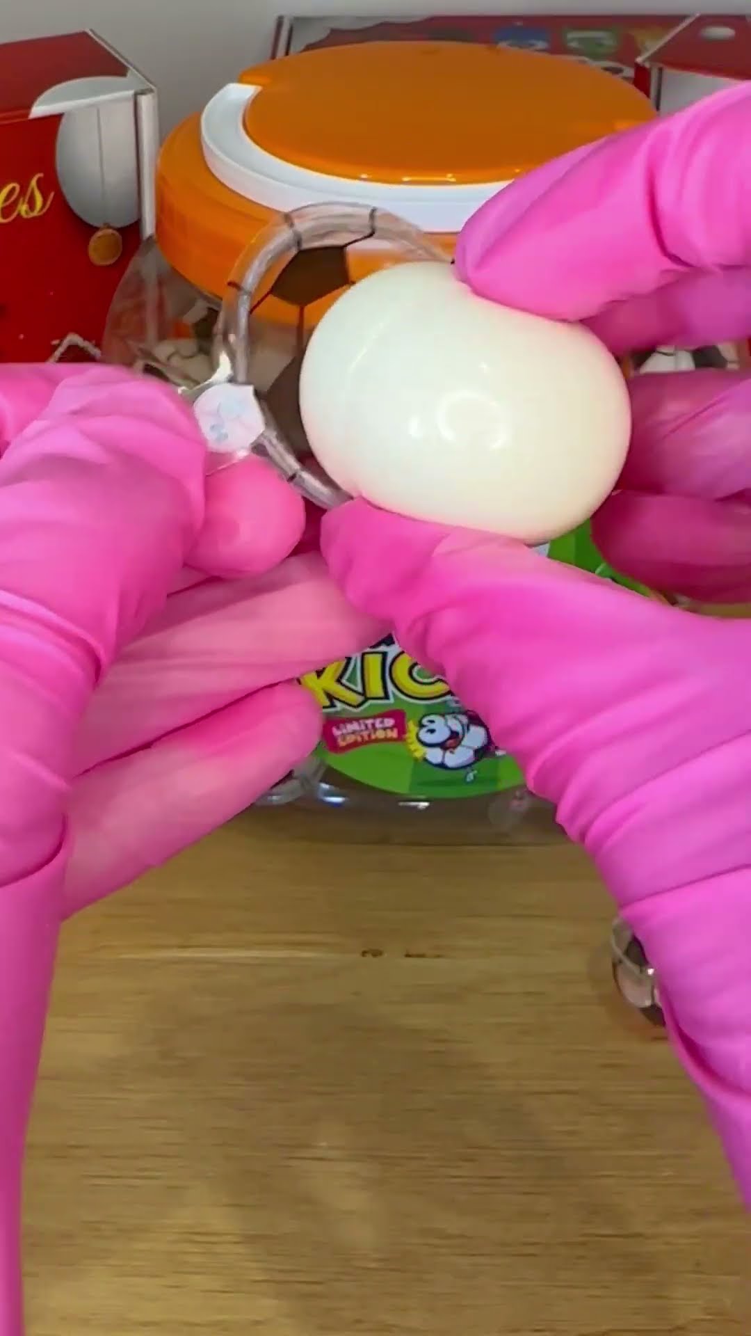 ?Découverte du ballon de foot de Trolli?? #candycrazy