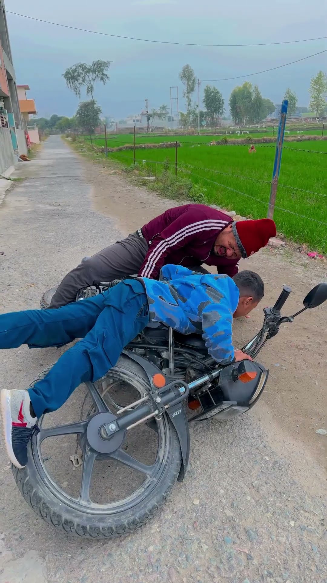 Beta Aram Aram Se Chalte Hai ?? #shorts #love #papa #bike #family #trending